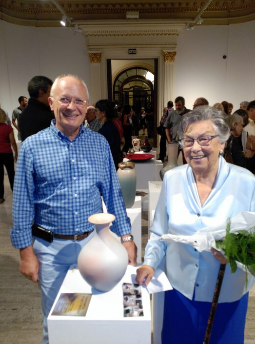 El dia de la inauguració de l'exposició de la ceramista Neus Segrià al Centre de Lectura de Reus el 23/9/16.